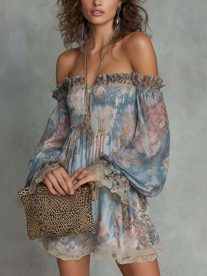 Assunta | Vestito mini in chiffon arricciato con scollo a spalle scoperte e motivo floreale romantico