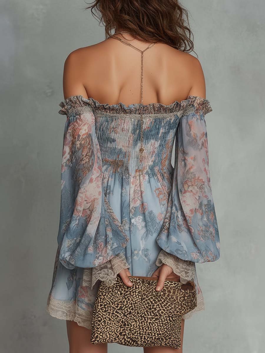 Assunta | Vestito mini in chiffon arricciato con scollo a spalle scoperte e motivo floreale romantico