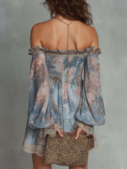 Assunta | Vestito mini in chiffon arricciato con scollo a spalle scoperte e motivo floreale romantico