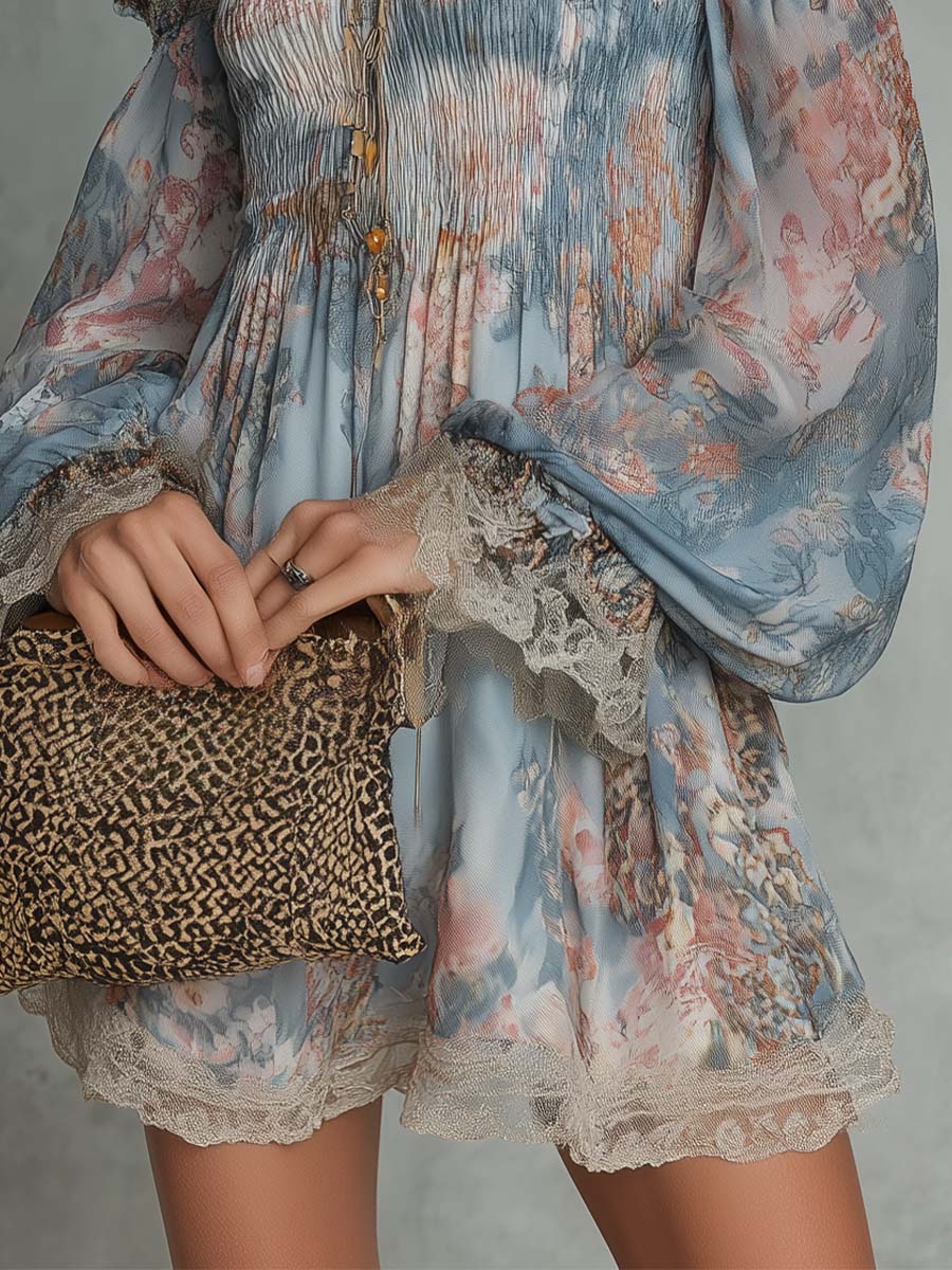 Assunta | Vestito mini in chiffon arricciato con scollo a spalle scoperte e motivo floreale romantico