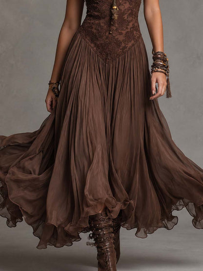 Ambra | Abito lungo in chiffon marrone scuro con pannelli in pizzo