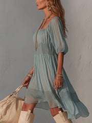 Lorena - Vestito midi blu in pizzo plissettato