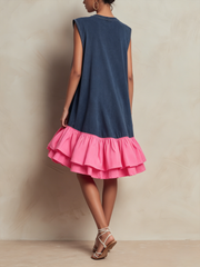 Marga | Vestido recto corto de terry francés lavado sin mangas, en rosa fucsia en contraste con dobladillo de volantes en capas, suelto y casual