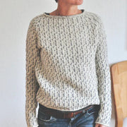 Teresa | Suéter gris elegante con escote barco