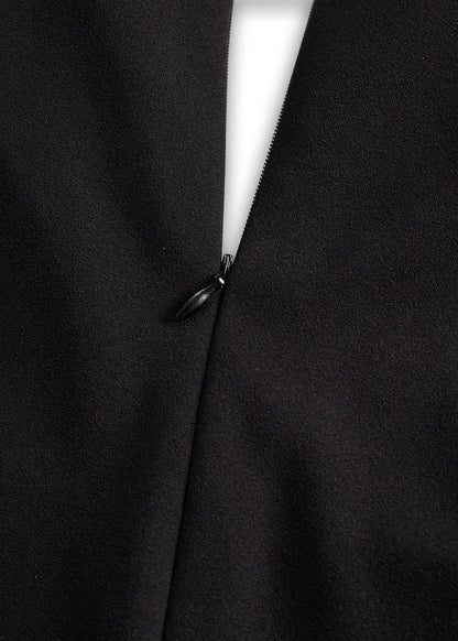 Naomi | Vestido negro refinado