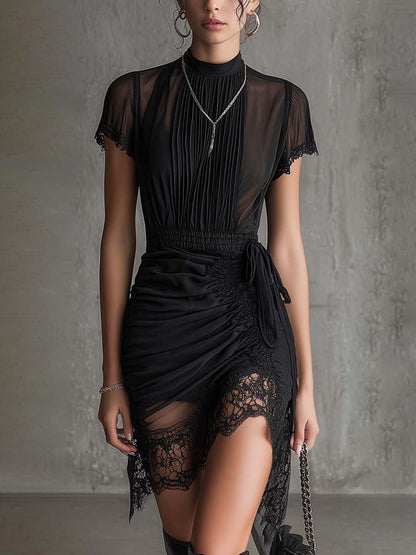 Lucrezia - Vestito mini nero in chiffon plissettato in vita, con bordo in pizzo