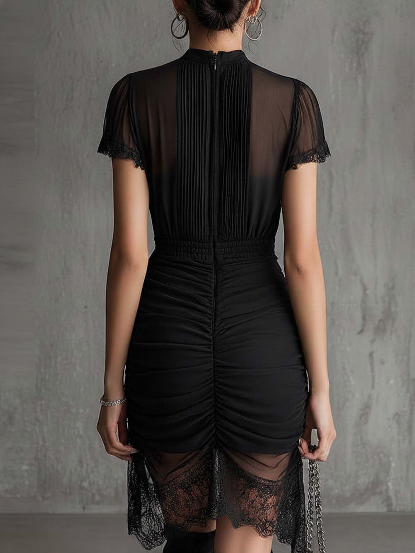 Lucrezia - Vestito mini nero in chiffon plissettato in vita, con bordo in pizzo