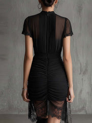 Lucrezia - Vestito mini nero in chiffon plissettato in vita, con bordo in pizzo