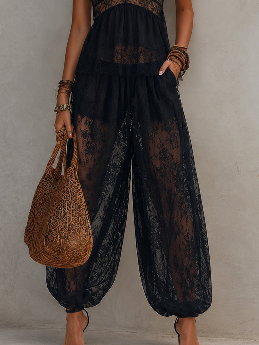Tamara | Completo con top nero senza maniche bordato in pizzo e pantaloni harem