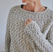 Teresa | Suéter gris elegante con escote barco