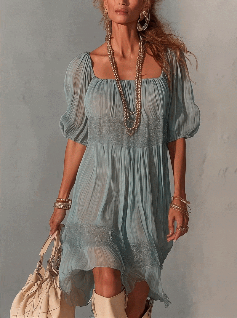 Lorena | Vestito midi blu in pizzo plissettato