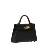 Amara | Bolso negro con detalles dorados